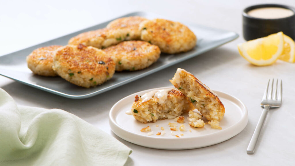 Quinoa and Jasmine Rice Cakes with Garlic and Lemon Aioli