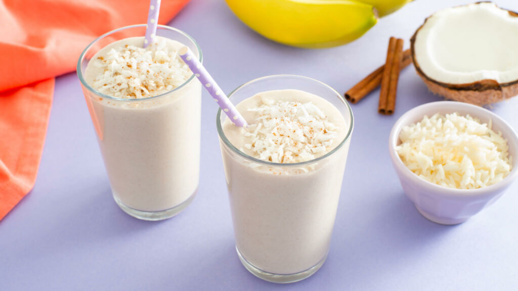 Milkshake with basmati rice pudding, coconut and cinnamon sticks