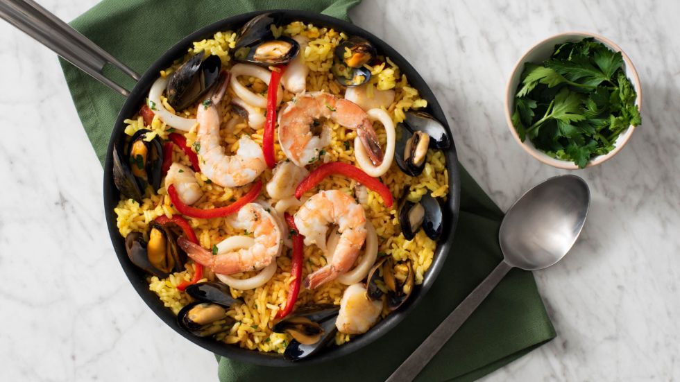 Auténtica paella española de mariscos