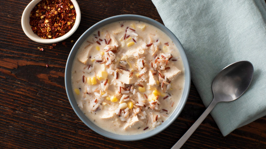 Caldo de pollo con arroz - Pizca de Sabor