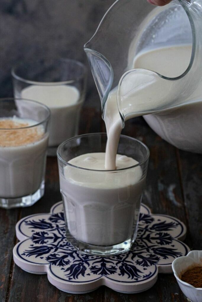 Pouring creamy horchata