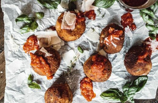 Fried-Mushroom-and-Thyme-Risotto-balls-with-arborio-rice