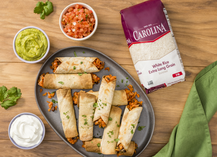 Taquitos de arroz blanco y frijoles negros