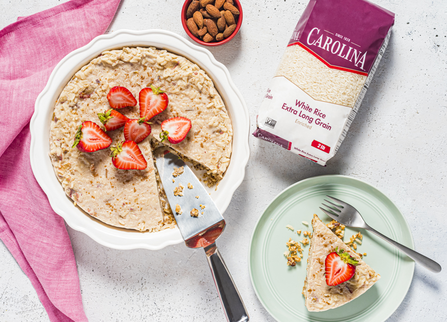 white-rice-tart-with-coconut-and-almond-topped-with-strawberries